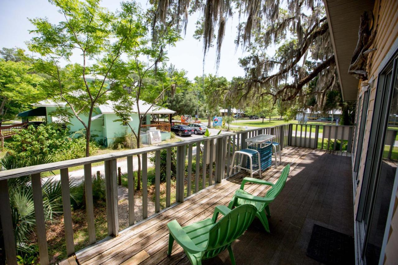 Riverfront Treetop Bungalow Homosassa Exteriör bild